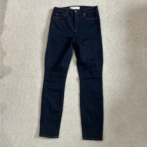 Gap dark blue true skinny high rise jeans in size 27